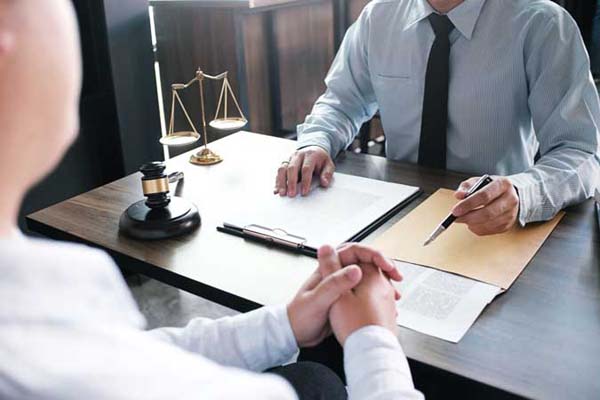 When to Hire a Workers’ Compensation Lawyer